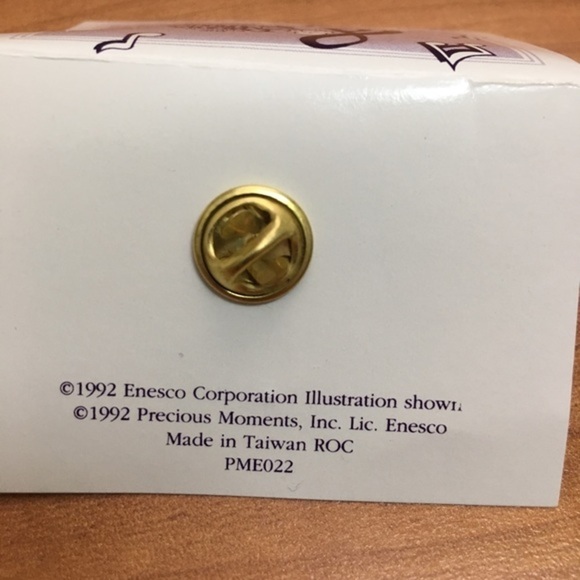 😍 Precious Moments Pin 15 years Collectors - Picture 3 of 4